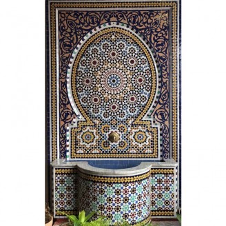 Gran fuente de mosaicos artesanales árabes marroquí